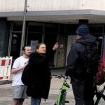 Querdenken Demo 20.03.21: Felix Kaltschenko (weißes Shirt) und "Juliano" (drohend) am Obelisken kurz vor dem Angriff auf Ali Timtik